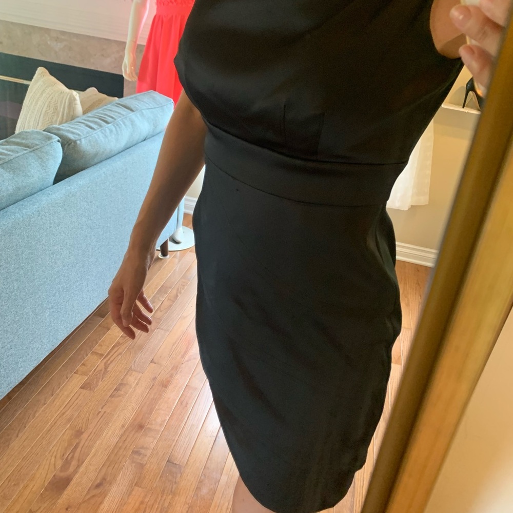 SATIN LITTLE BLACK DRESS 🖤 - Picture 5 of 5
